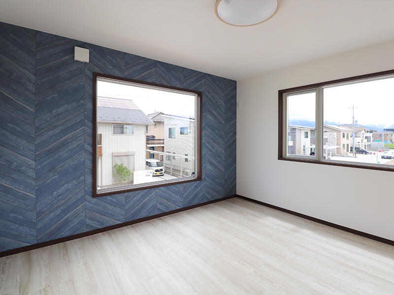 新築ゼロキューブ完成　アクセントクロス｜滋賀で家を建てるなら匠工房