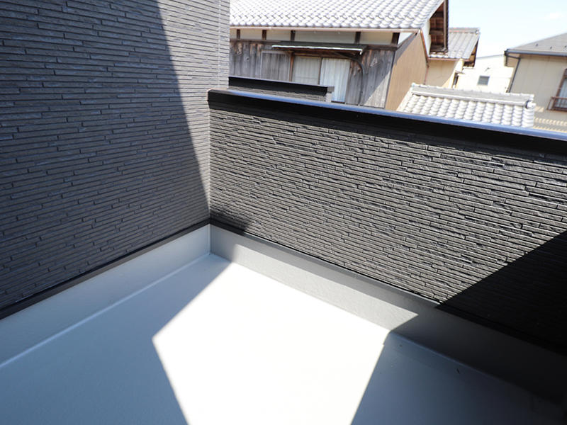 バルコニーはたっぷりと洗濯物が干せます