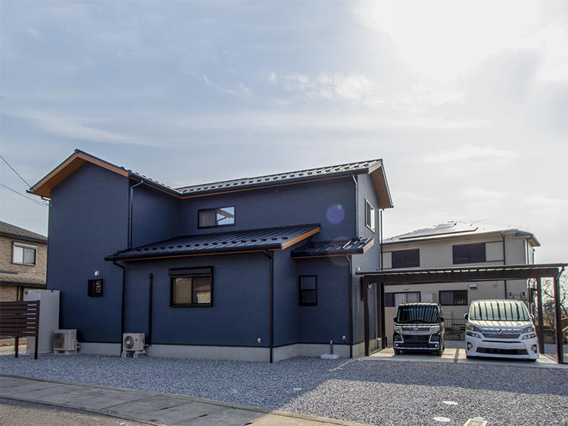 新築フォーセンス完成　カーポート｜滋賀で家を建てるなら匠工房