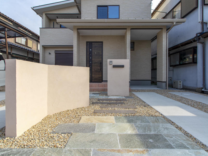 新築フォーセンス　アプローチ｜滋賀で家を建てるなら匠工房