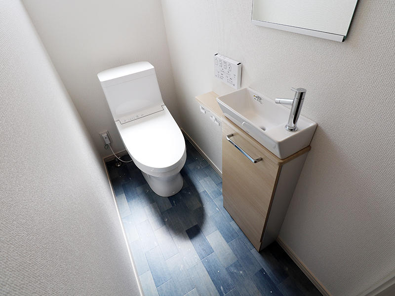 ゼロキューブ新築完成　2階：トイレ｜滋賀で家を建てるなら匠工房