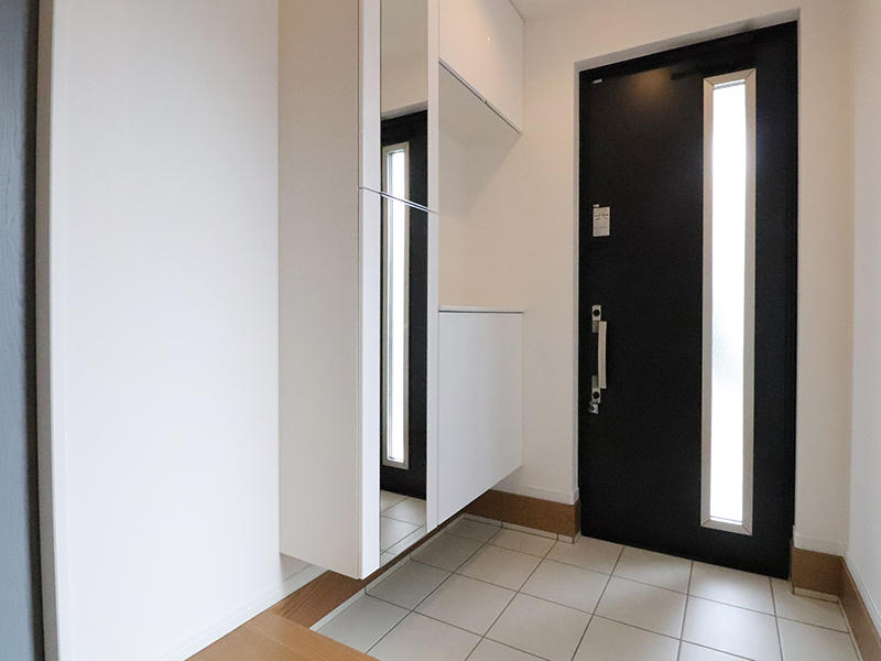 フォーセンス新築完成　玄関｜滋賀で家を建てるなら匠工房