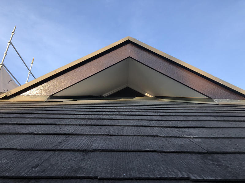 破風板も同色で塗装しました