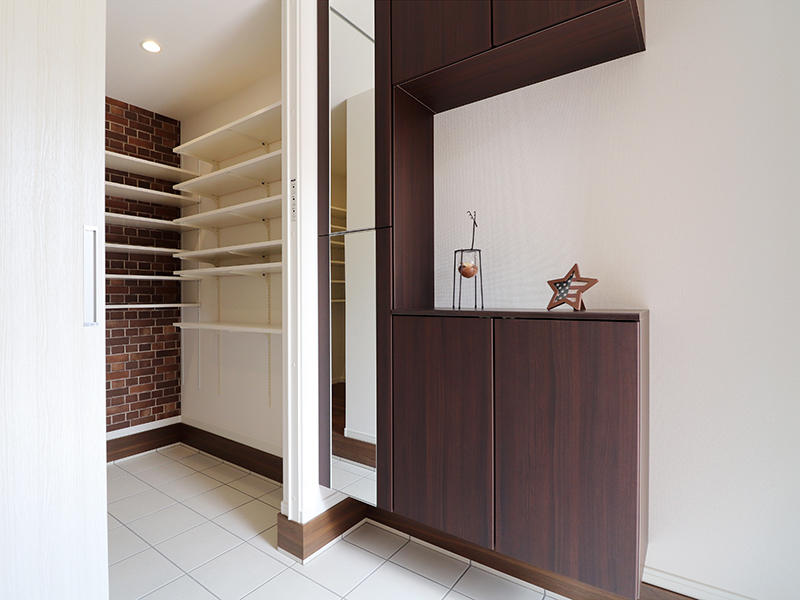 新築フォーセンス完成　玄関｜滋賀で家を建てるなら匠工房