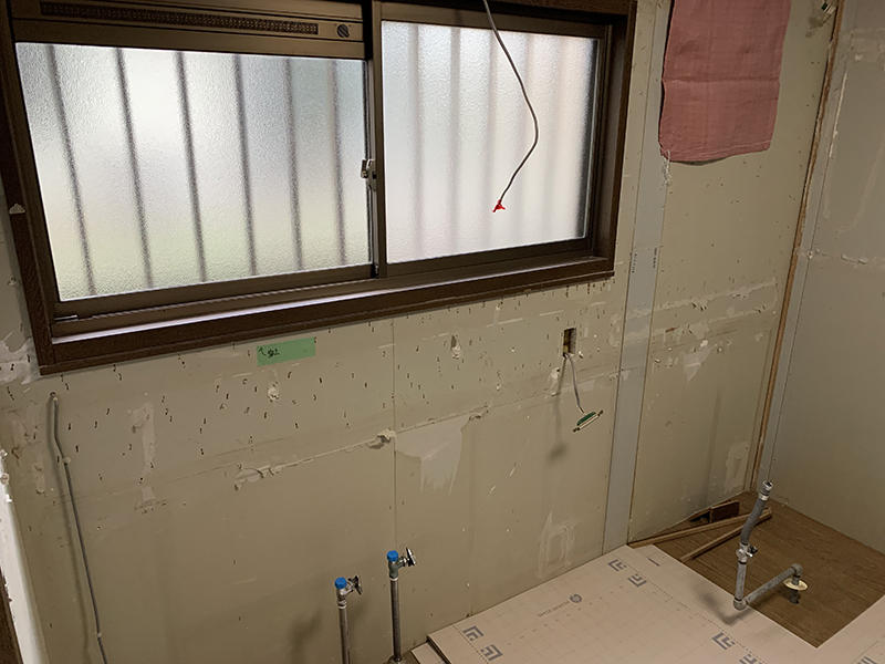 キッチンリフォーム施工中　キッチンを解体｜滋賀でリフォームするなら匠工房