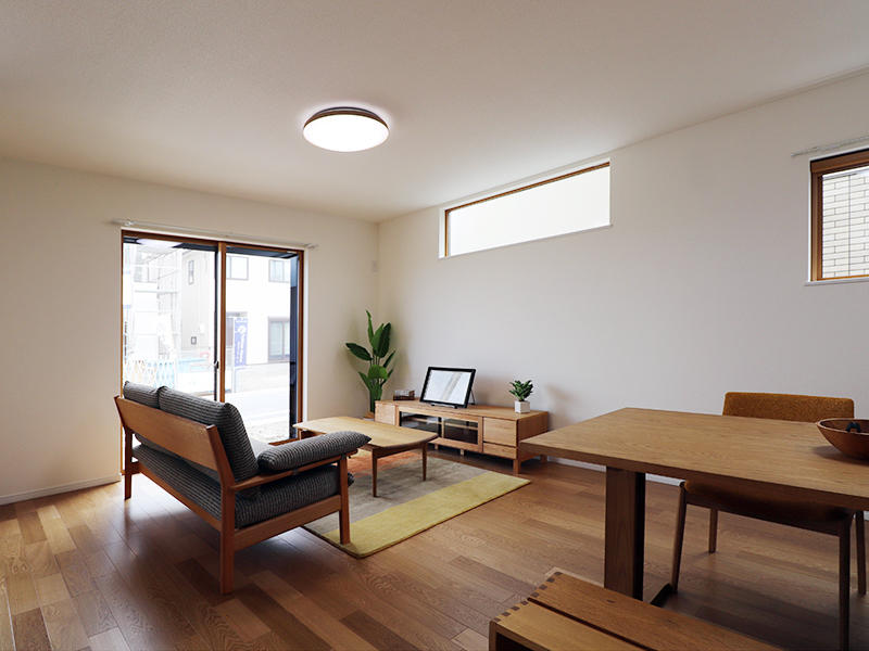 リビング・ダイニング　ナチュラル色空間