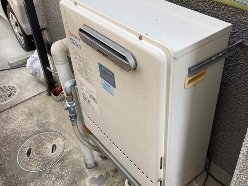 給湯器リフォーム施工前　給湯器｜滋賀でリフォームするなら匠工房