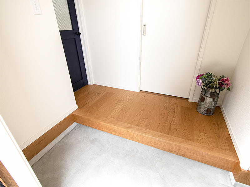 ゼロキューブ新築完成　玄関｜滋賀で家を建てるなら匠工房