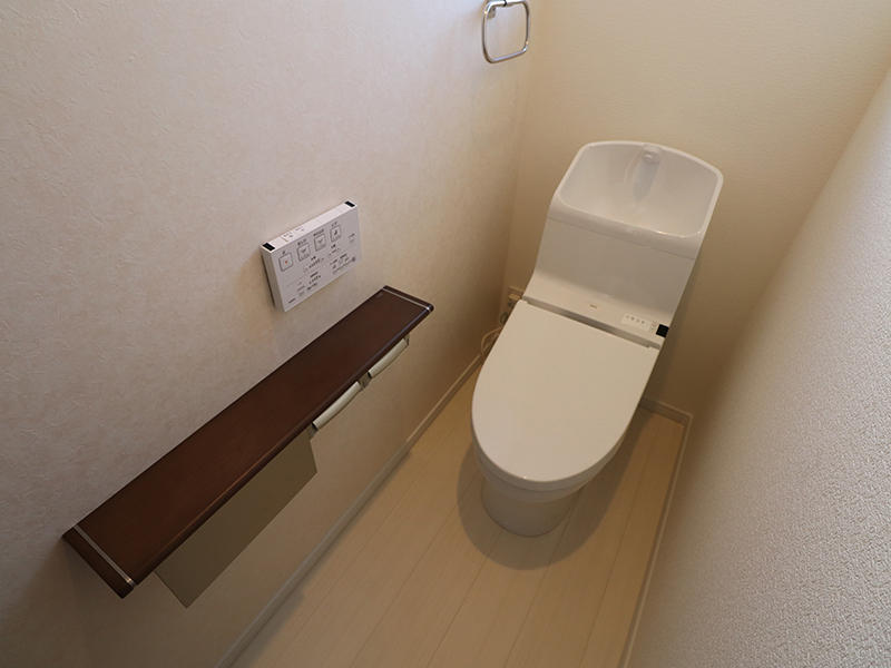2階トイレはTOTO　HV
