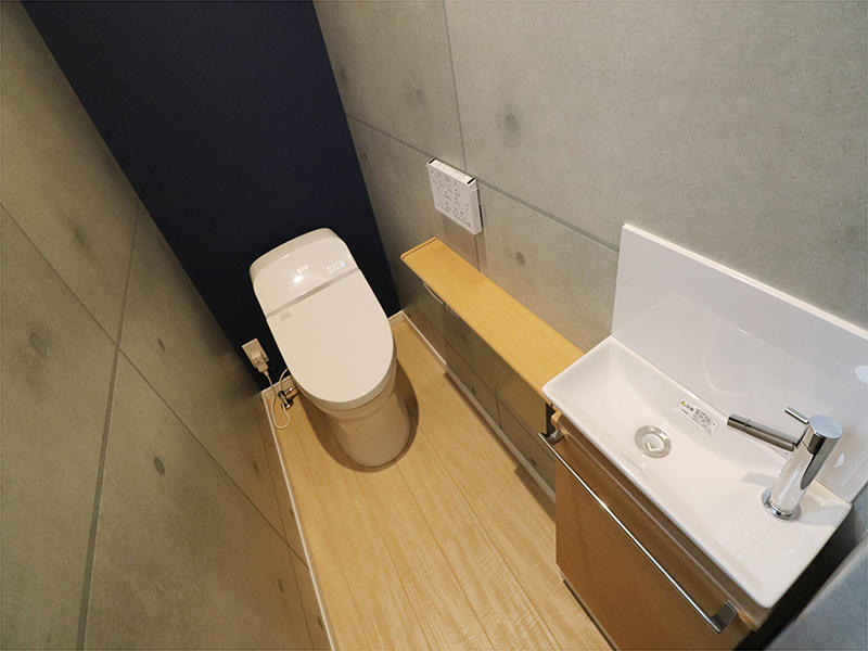 1階トイレは大人雰囲気に