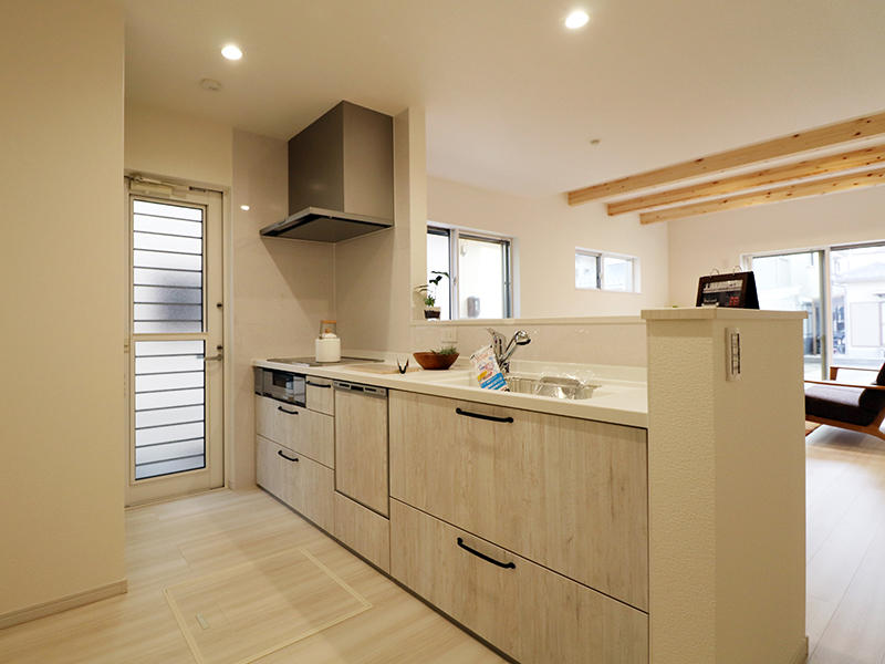 フォーセンス完成　キッチンは白を基調に｜滋賀で新築建てるなら匠工房