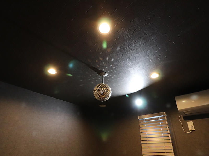 ミラーボールで非日常生活を