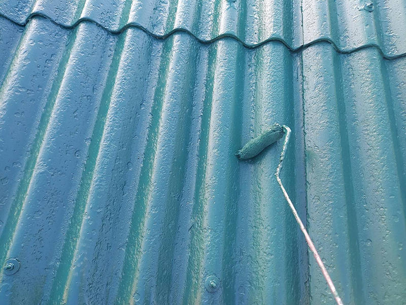 屋根塗装リフォーム施工中　水谷　カスタムシリコン｜滋賀でリフォームするなら匠工房