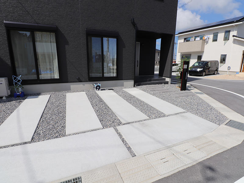 ガレージ　アプローチ