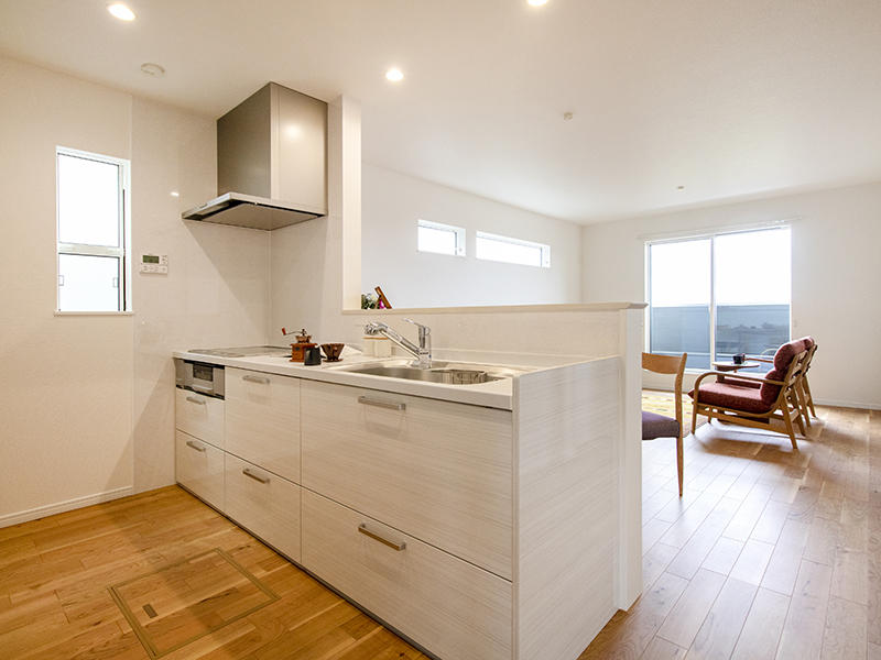 新築注文住宅完成2階　システムキッチン｜滋賀で家を建てる匠工房