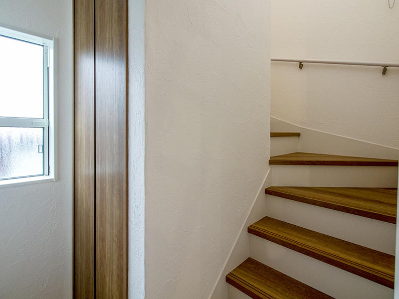注文住宅新築事例　ロフトへ続く階段｜滋賀で家を建てるなら匠工房