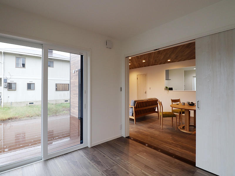 ゼロキューブ新築完成　リビング横洋室｜滋賀で家を建てるなら匠工房