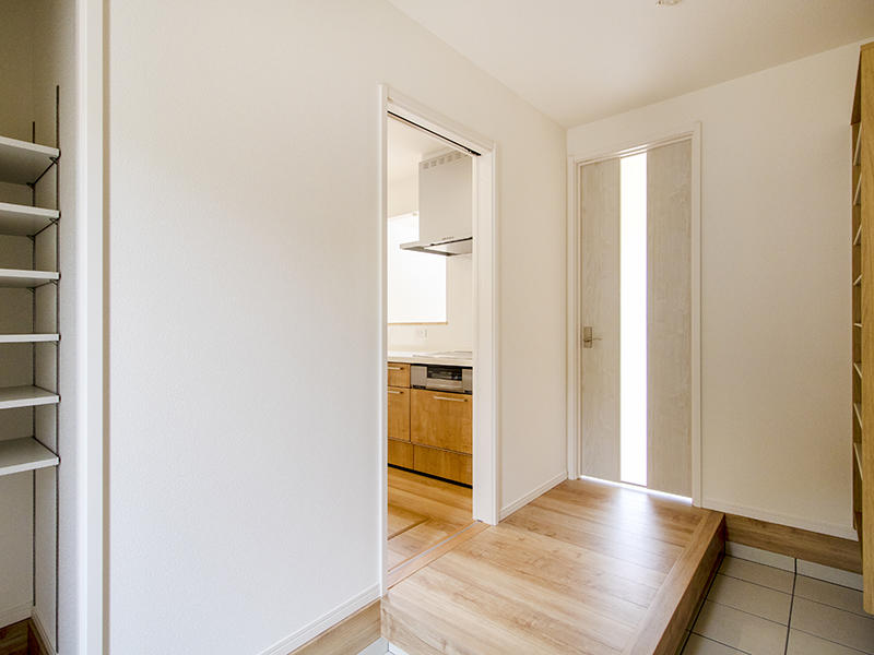 新築注文住宅完成　玄関｜滋賀で家を建てるなら匠工房