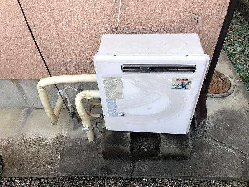 給湯器リフォーム施工前 給湯器|滋賀でリフォームするなら匠工房