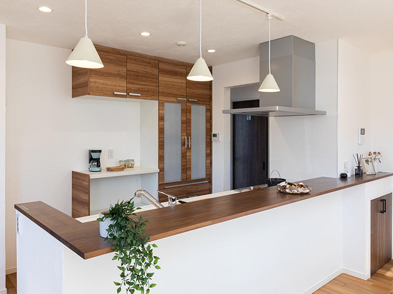 しっくいと無垢の家VENT完成 キッチン|滋賀でリフォームするなら匠工房