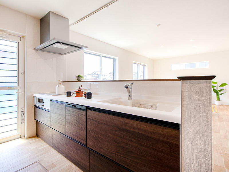 注文住宅新築完成　システムキッチン｜滋賀で家を建てるなら匠工房