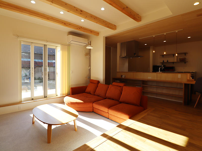 新築完成　段差のあるリビング｜滋賀で家を建てるなら匠工房