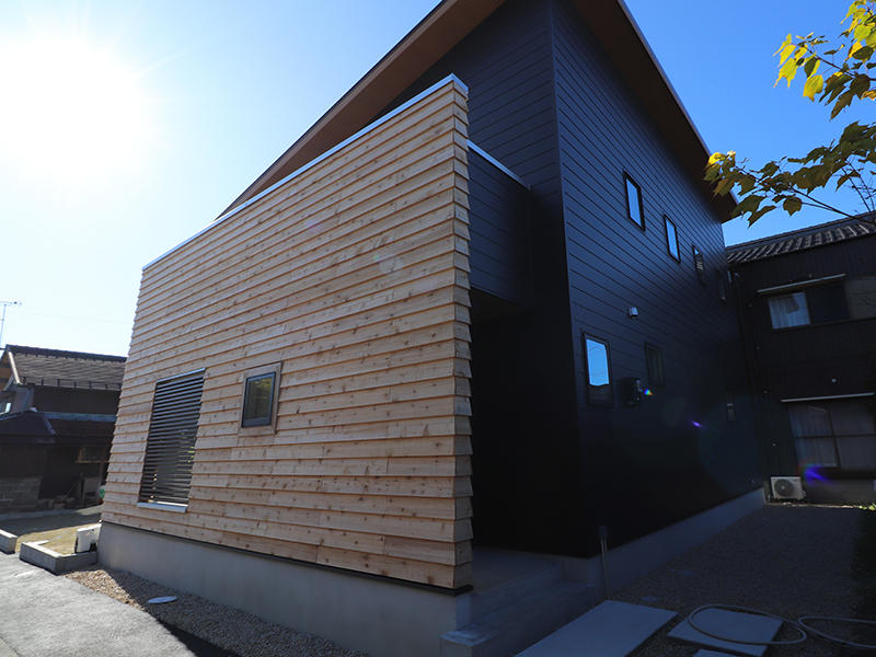 新築完成　木のぬくもりが感じられる外観｜滋賀で家を建てるなら匠工房