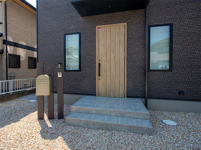 新築注文住宅完成　エントランス｜滋賀で家を建てるなら匠工房
