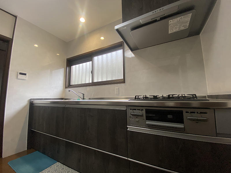 キッチンリフォーム完成　吊り戸棚を撤去し、明るいキッチンへ｜滋賀でリフォームするなら匠工房