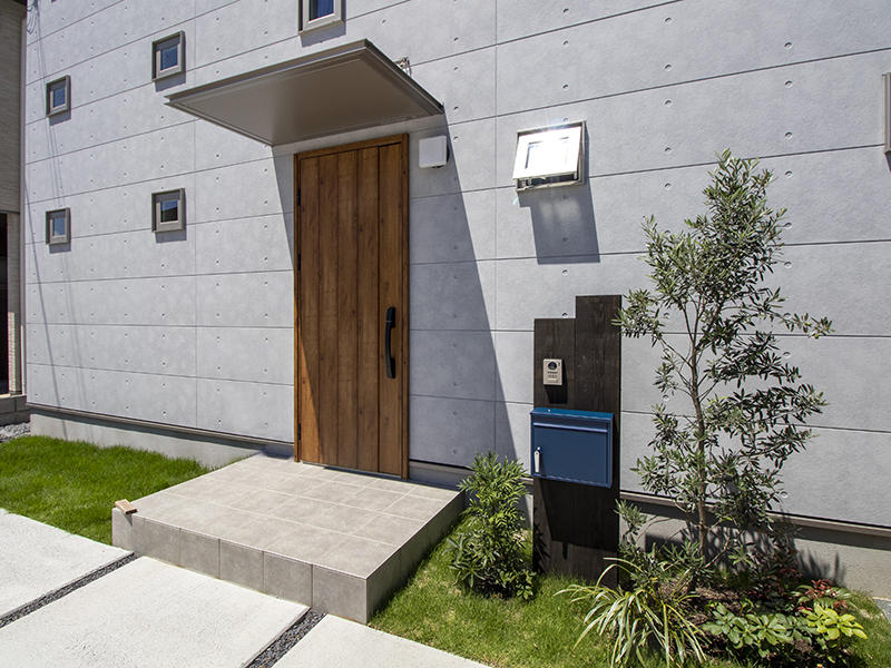 新築ゼロキューブ完成　エントランス｜滋賀で家を建てるなら匠工房