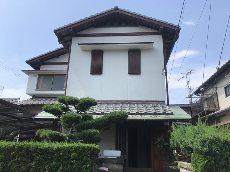 屋根リフォーム施工前　玄関庇｜滋賀でリフォームするなら匠工房