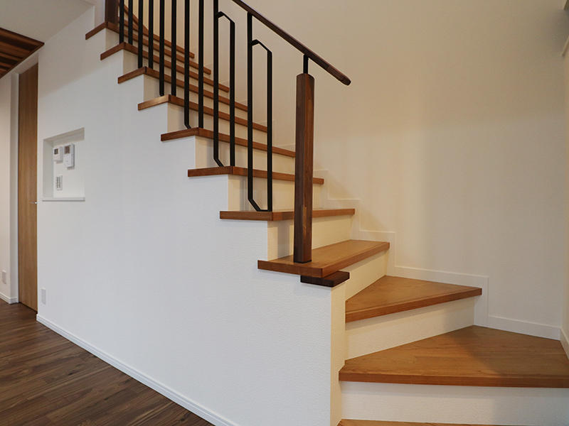 新築フォーセンス完成　アイアン手すり｜滋賀で家を建てるなら匠工房