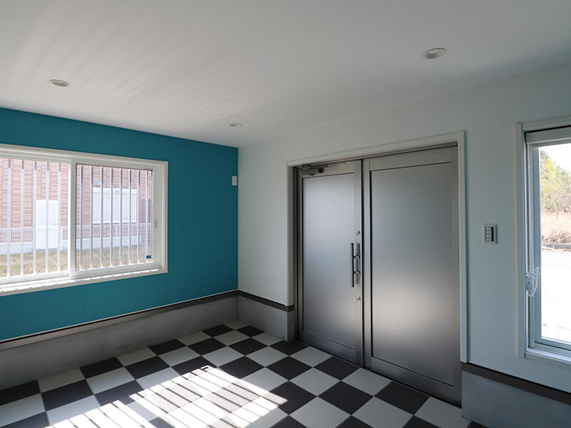 アクセントの水色が爽やかな空間にしてくれます