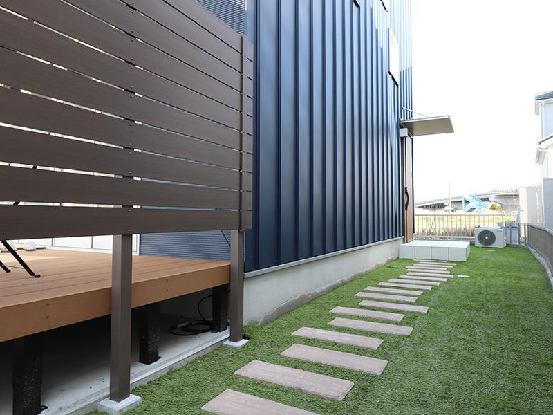 ゼロキューブ新築　アプローチ｜滋賀で家を建てるなら匠工房