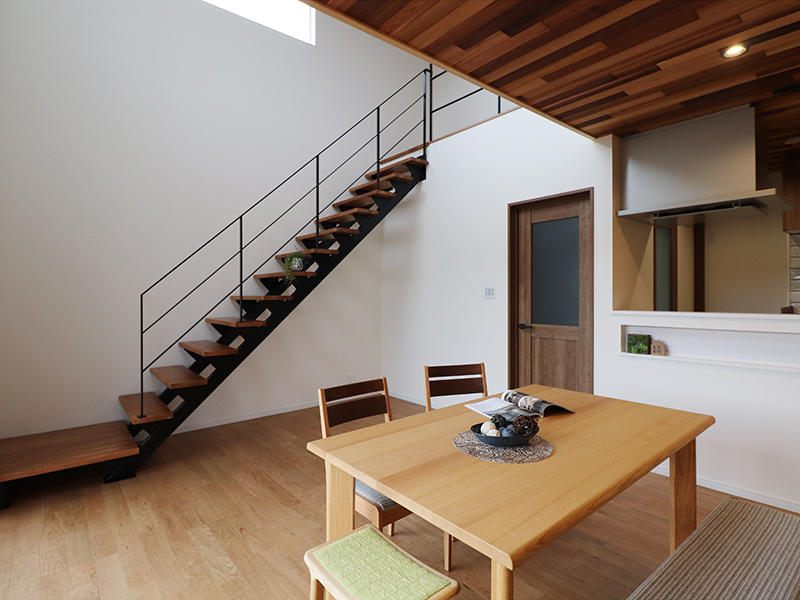 新築フォーセンス完成　階段｜滋賀で家を建てるなら匠工房