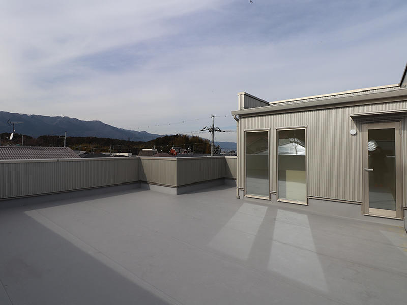 新築フォーセンス完成　屋上｜滋賀で家を建てるなら匠工房