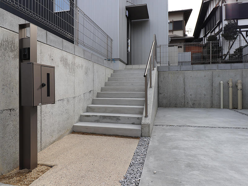 新築フォーセンス完成　アプローチ｜滋賀で家を建てるなら匠工房