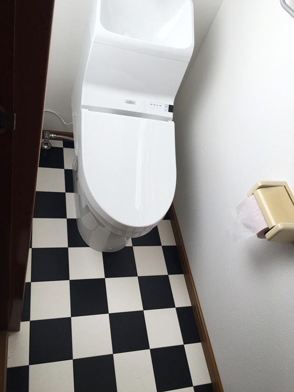 トイレ　内装　アクセント　柄