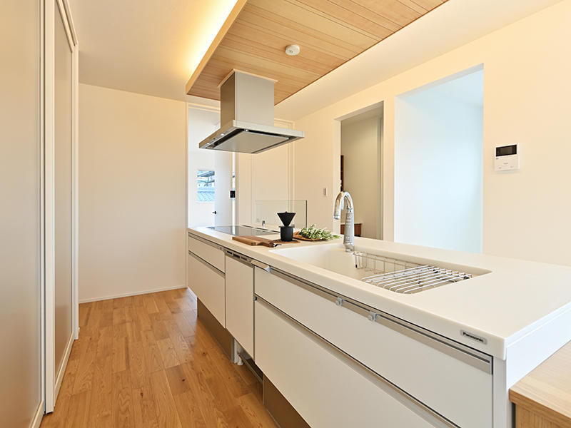 注文住宅新築完成　システムキッチン｜滋賀で家を建てるなら匠工房