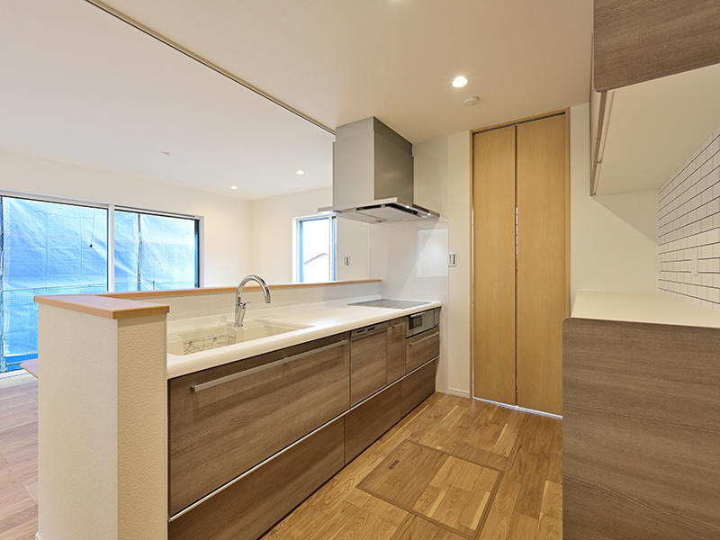 注文住宅新築完成　対面キッチン｜滋賀で家を建てるなら匠工房