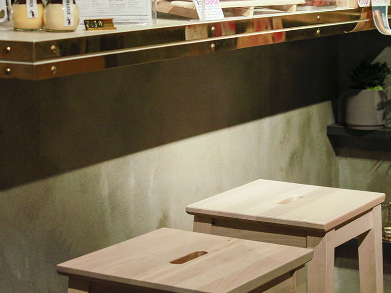 MOON&BACK 阪急オアシス神戸三宮店様飲食店 モルタルとゴールド|滋賀や京都で店舗リフォームなら匠工房