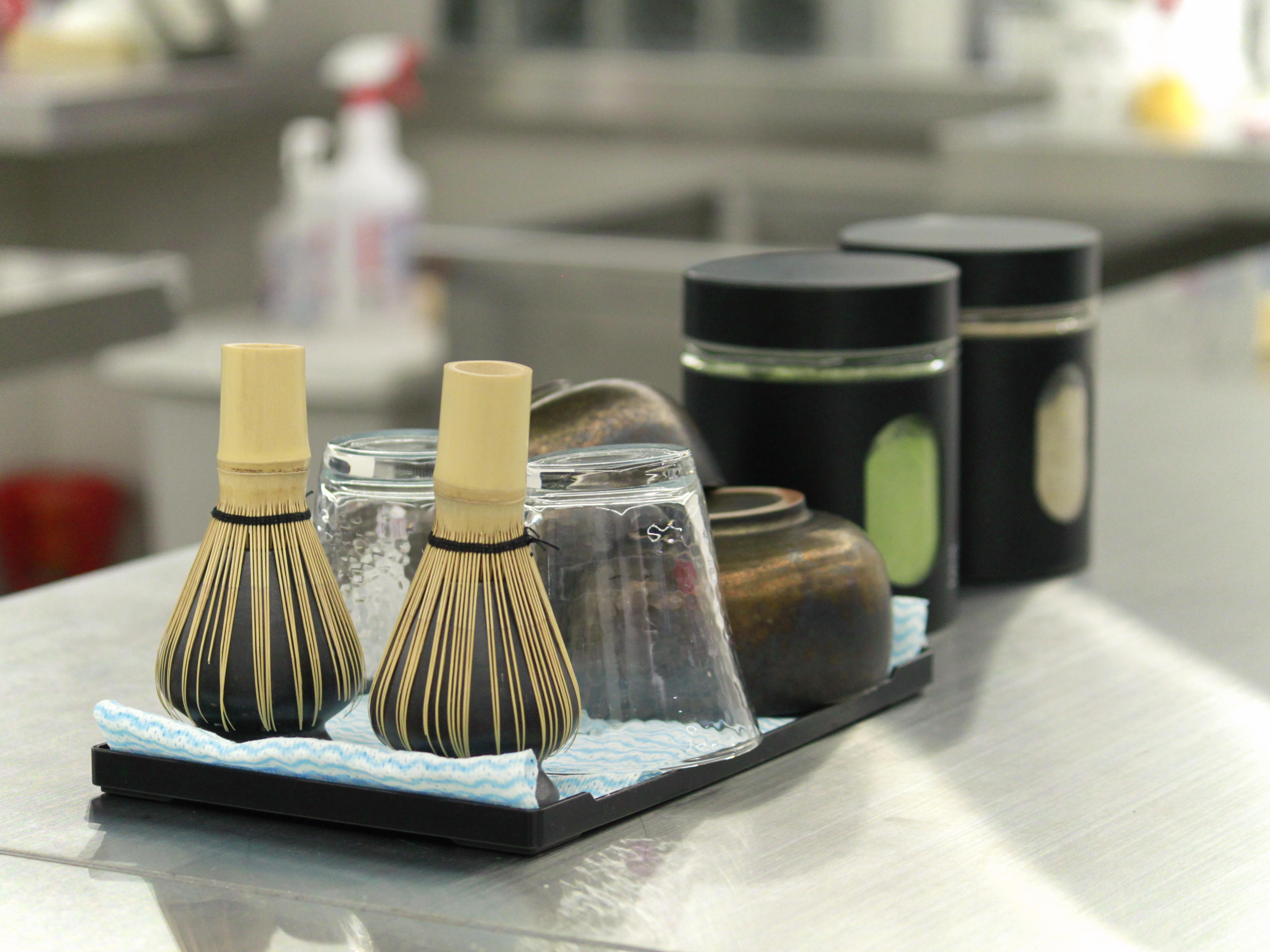 MARUMARU 雲の茶 柳馬場店様飲食店　ステンレスカウンターはおしゃれな印象に｜滋賀や京都で店舗リフォームなら匠工房