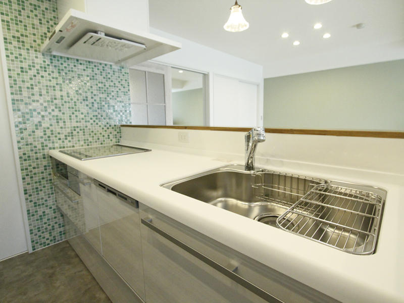 ダイニング　キッチン　収納　スペース