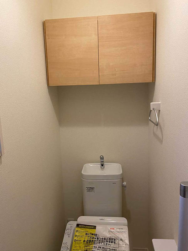 トイレリフォーム完成　リクシル　アッパーキャビネット｜滋賀でリフォームするなら匠工房