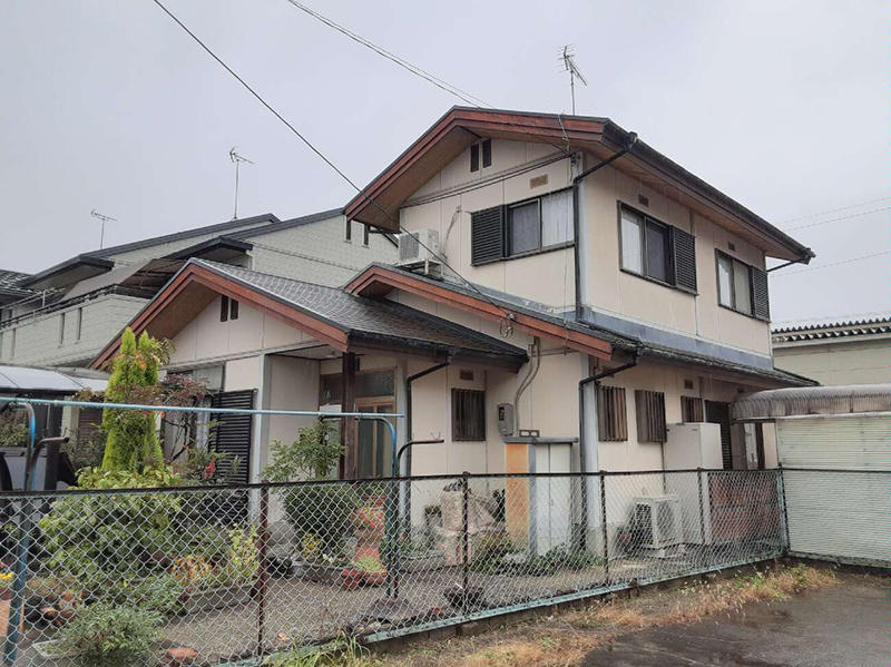 外装リフォーム施工前 外観|滋賀でリフォームするなら匠工房