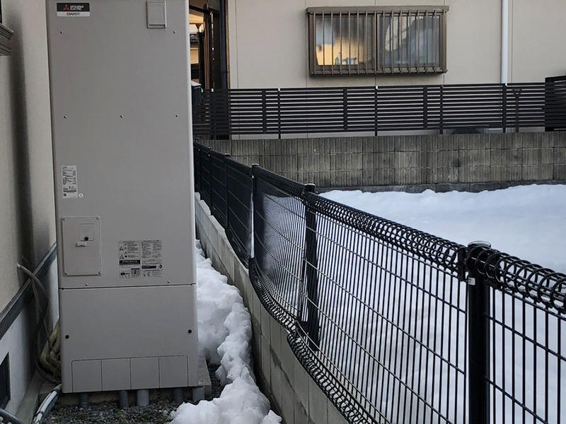 カーポートリフォーム施工前　フェンスの曲がり｜滋賀でリフォームするなら匠工房