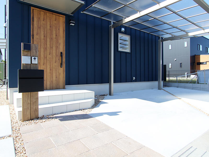 ゼロキューブ新築完成　アプローチ｜滋賀で家を建てるなら匠工房