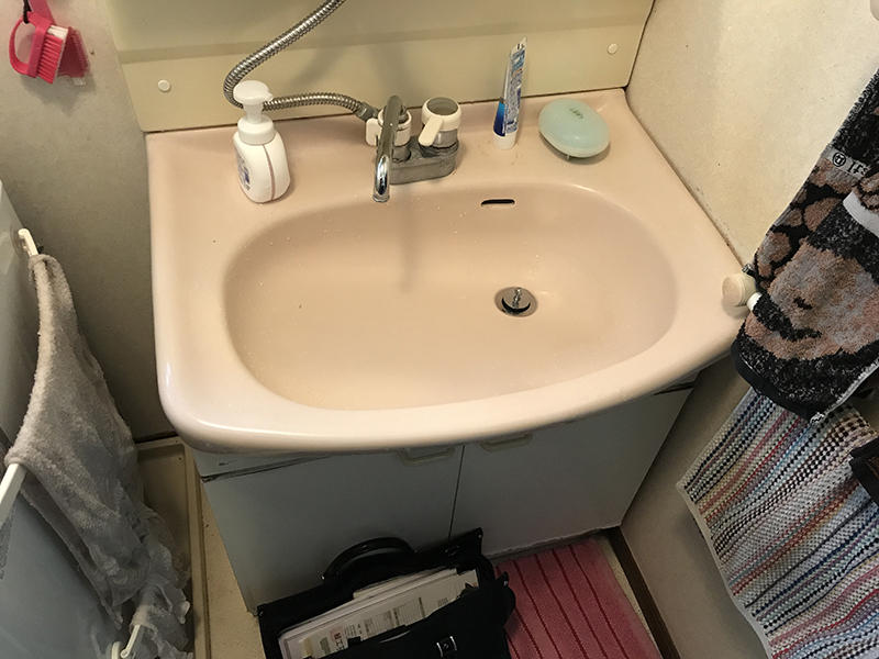既存　洗面台　施工前