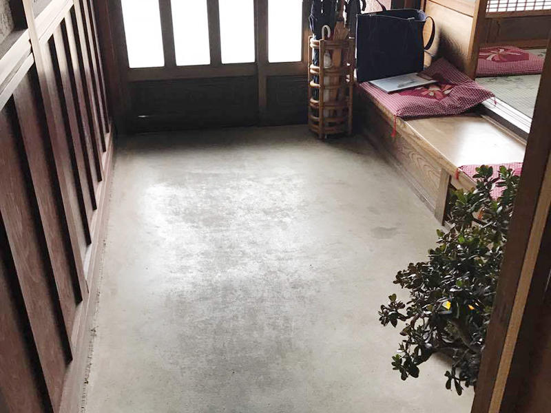 施工前　玄関土間スペース