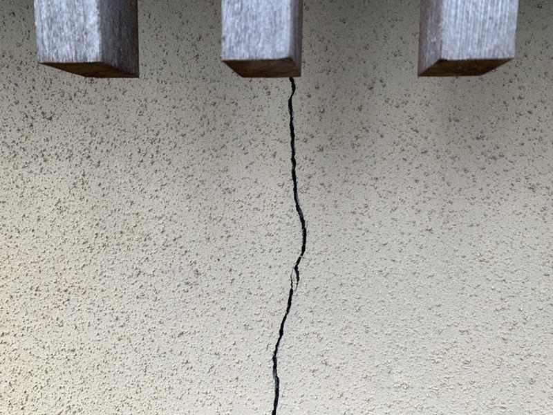 外装リフォーム施工前　クラック｜滋賀でリフォームするなら匠工房